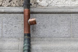 お風呂の追い炊き中に異臭がする…原因は給湯器の配管だったという体験【ヒカリモード】